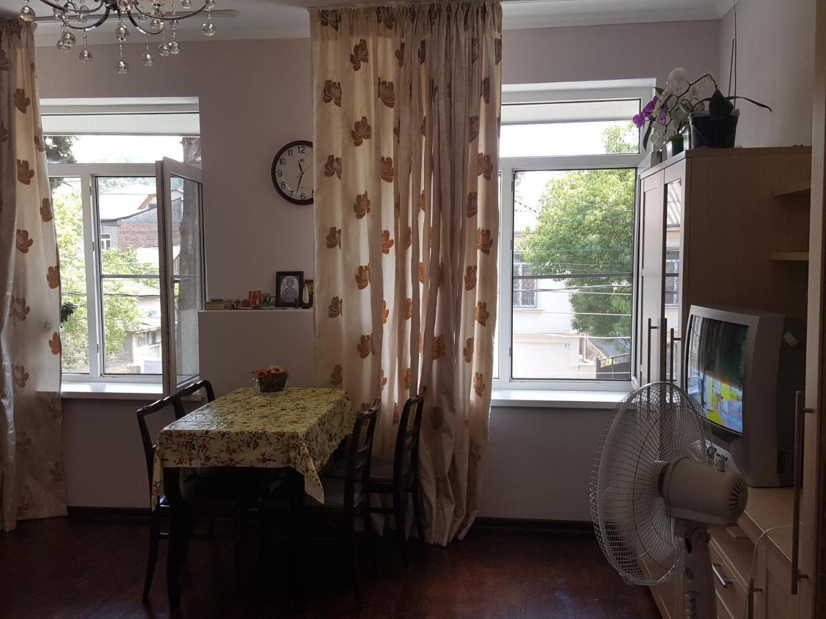 Абазинская 35 Sukhumi Exterior foto